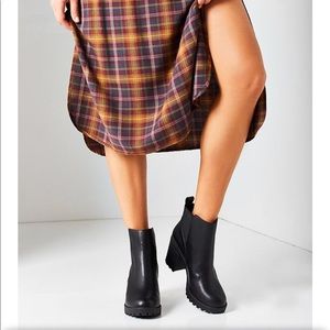 Kim Heeled Chelsea Boots